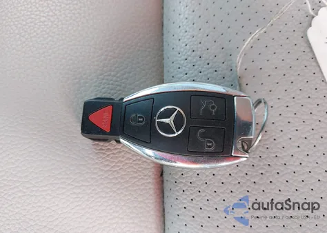 2014 Mercedes-Benz E 350 z USA, uszkodzony, nr VIN WDDHF5KB6EA828591